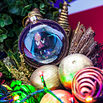Новогодний шар для праздничной ёлки «Помни, если тебе потребуется рука помощи, ты всегда найдешь ее в своей ладони» (рак)