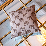 Интерьерная подушка «Группа слонов» (искра)