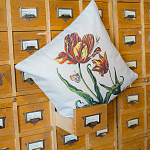 Интерьерная подушка «Ботаническое барокко», версия 4