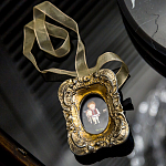 Медальон «Телец» в миниатюрной фоторамке
