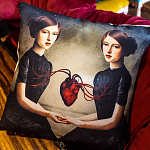 Декоративная подушка «Одно сердце на двоих»